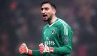 أخطبوط الدوري الإيطالي.. دوناروما يودع ميلان بجائزة