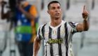 الدوري الإيطالي.. رونالدو يحقق جائزة جديدة ولوكاكو "الأفضل"