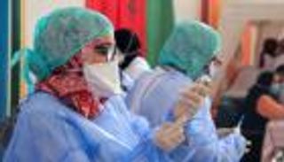 حصيلة لقاح كورونا في المغرب.. تقليص الحظر وتطعيم 8.5 مليون مغربي