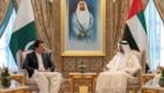 محمد بن زايد وعمران خان يبحثان هاتفيا علاقات التعاون