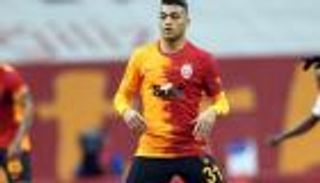 أحدث أزمات الزمالك.. عقد مصطفى محمد يثير الجدل