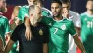 جمال بلماضي يبرر غياب رياض محرز عن معسكر الجزائر