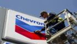 آخر شركة نفط أمريكية في فنزويلا.. "شيفرون" تحصل على استثناء