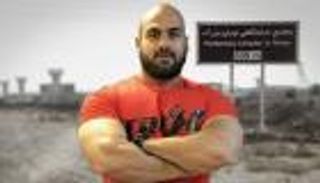 رياضي إيراني يضرب عن الطعام بسجن طهران.. تعرف على السبب