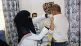 آلاف اليمنيين يلجأون لمناطق الشرعية بعد رفض الحوثي لقاح كورونا