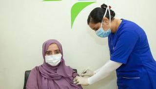 تطعيمات كورونا في الإمارات