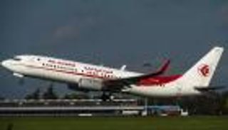 الجزائر تعيد فتح حدودها جزئيا بعد إغلاقها 15 شهرا