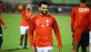 صورة صلاح تعيد فتح الملف الشائك.. الأهلي أم الزمالك؟