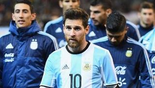 ليونيل ميسي قائد منتخب الأرجنتين