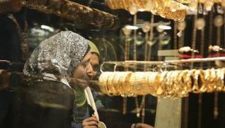 متجر لبيع الذهب - رويترز