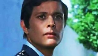 الفنان المصري الراحل محمود عبدالعزيز