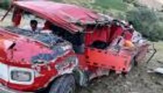 4 قتلى بانقلاب حافلة متسلقي جبال في إيران