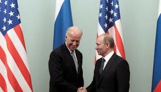 الرئيسان الأمريكي والروسي خلال لقاء سابق