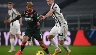 آدم وناس لاعب نابولي الإيطالي