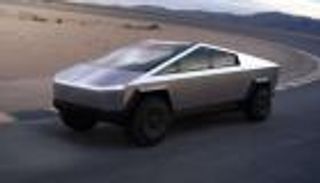 تسلا الأولى في سباق السيارات الكهربائية مستعملة.. ما السر؟