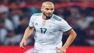 عدلان قديورة لاعب منتخب الجزائر المخضرم