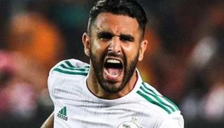 رياض محرز نجم فريق مانشستر سيتي ومنتخب الجزائر