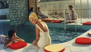  الكلاسيكية تعود من جديد في المايوهات بصيف 2021