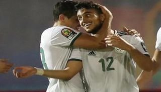 آدم وناس ويوسف عطال نجما منتخب الجزائر