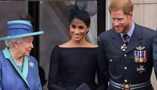 الأمير هاري وميجان ماركل والملكة إليزابيث الثانية