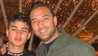 ميدو نجم الزمالك السابق ونجله علي