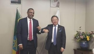 مع نائب الرئيس التنفيذي لشركة سوميتومو اليابانية