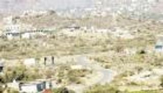 مقتل وإصابة 21 شخصا.. الحوثي يجبر يمنيين على عبور حقول الموت 