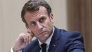 من حذاء بوش إلى صفعة ماكرون.. قادة على صفيح الإهانات