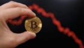 انهيار العملات الرقمية.. لعنة الفدية تصيب بيتكوين وأخواتها