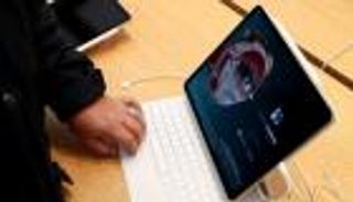 موعد طرح iPad Pro الجديد.. شحن لاسلكي متعدد الأغراض