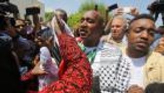 أقدم أسير أردني يصل إلى عمان عقب إفراج إسرائيل عنه