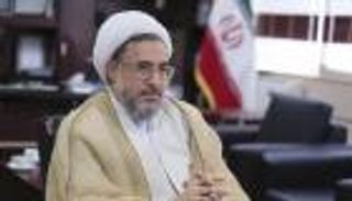 صحيفة إيرانية تهاجم مقرّباً من خامنئي وتصفه بـ"الداعشي"