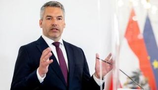 وزير الداخلية النمساوي كارل نيهامر