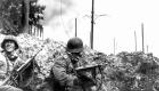 خجل "منزوع الدسم".. ماس يتنصل من "جنون هتلر" وينتقد موسكو  