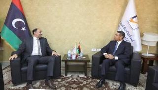 السفير المصري في طرابلس محمد سليم ورئيس مفوضية الانتخابات 