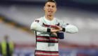 أشعل ثورة غضب رونالدو.. من هو حكم مباراة افتتاح يورو 2020؟