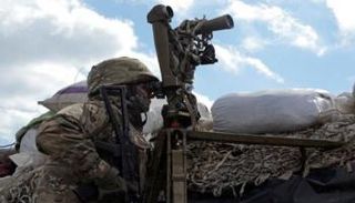 جندي أوكراني في منطقة دونباس شرقي البلاد- رويترز