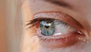 "الدموع الدموية" قد تشير إلى مشاكل صحية خطيرة