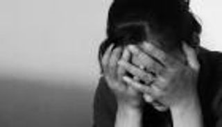 مأساة مصرية مع الخوف والجهل.. تقتل طفلها في صندوق القمامة