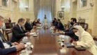 برئاسة علي النعيمي.. وفد "الوطني الاتحادي" يلتقي وزير خارجية اليونان