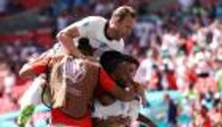 إنجلترا ضد كرواتيا.. ساوثجيت يربح رهان سترلينج ويدعم هاري كين