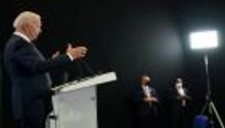 بايدن لا يسعى للصدام مع الصين.. وماكرون يتنصل من مناهضتها