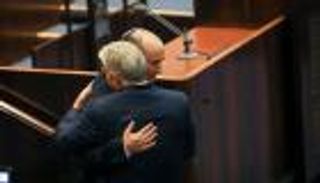 60 صوتا بالكنيست تمنح  بينيت-لابيد "حكومة ضيقة"