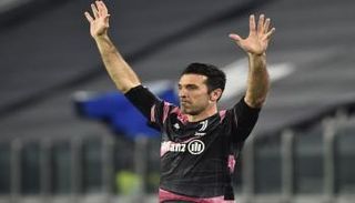 جيانلويجي بوفون حارس يوفنتوس السابق