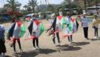 بالصور.. طائرات ورقية تحمل رسائل أطفال غزة إلى العالم