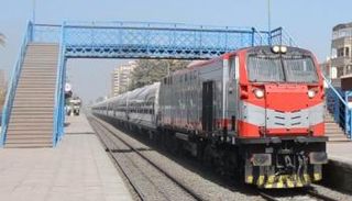 قطار روسي على قضبان سكة حديد مصرية