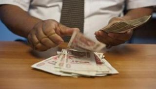 أسعار اليورو والدولار في الجزائر اليوم الإثنين 