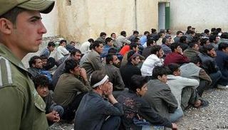 عدد من الأفغان في الأراضي الإيرانية