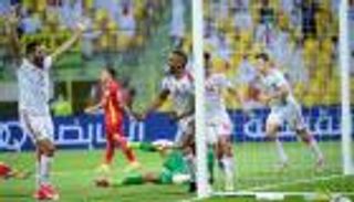 مبخوت "التاريخي" يواصل ملاحقة كريستيانو رونالدو "هداف العالم"