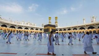 الطواف  أحد الأركان الأساسية في الحج